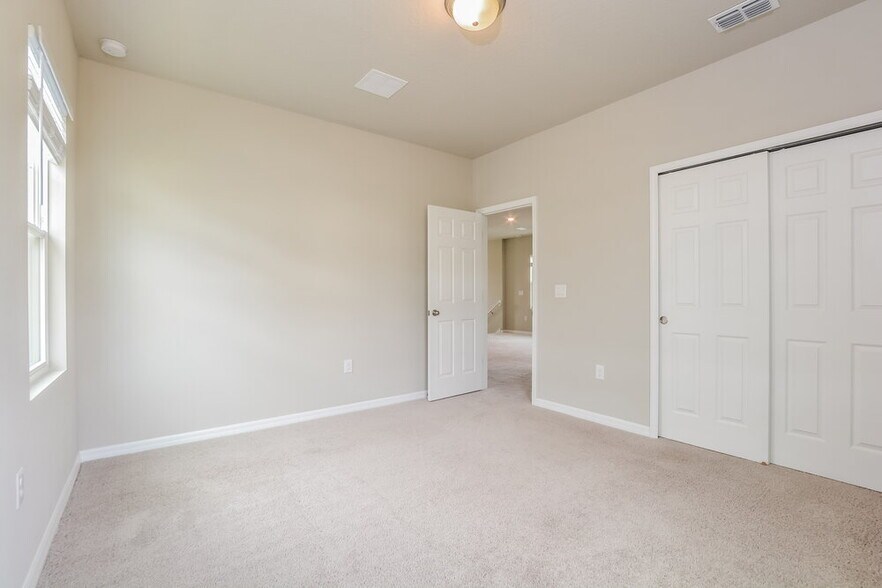 Building Photo - 2491 Gold Dust Dr