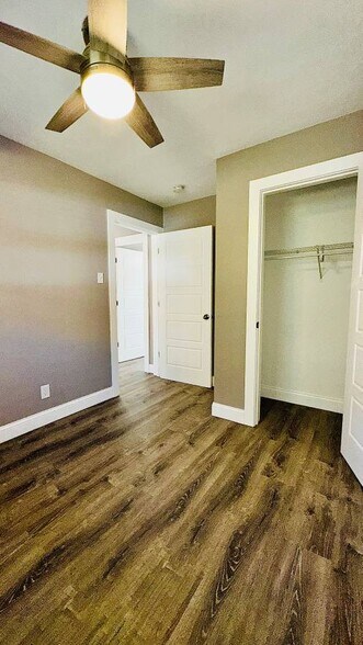 Building Photo - 7042 Jamieson Ave