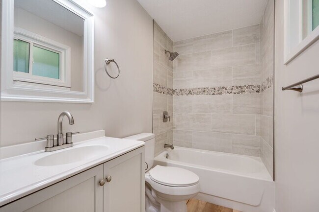 Building Photo - 5224 Mystic Dr