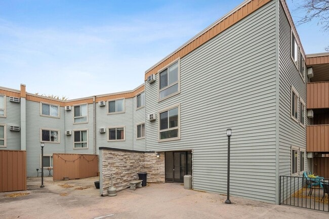 Building Photo - 3540 Hennepin Ave