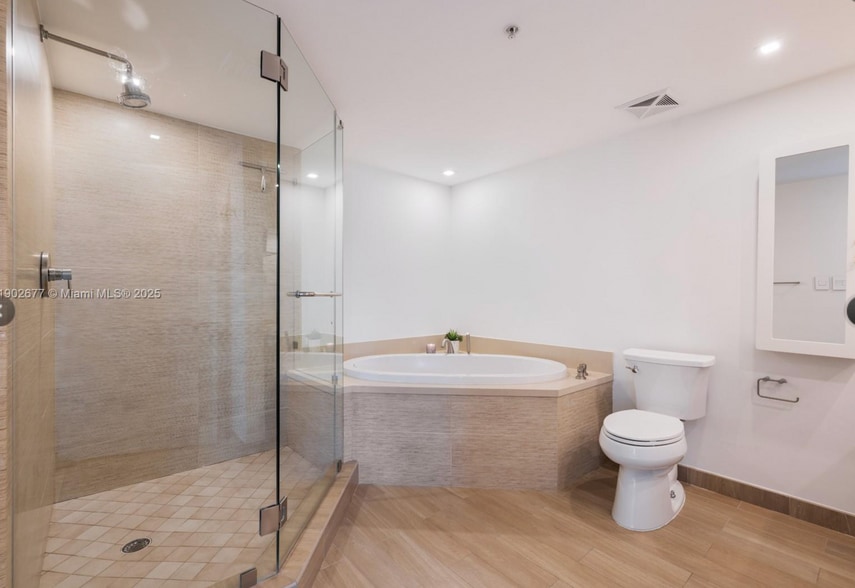 Building Photo - 7928 East Dr