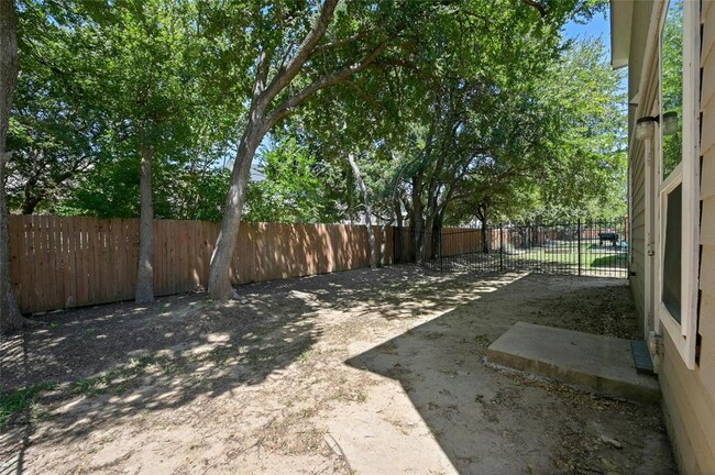 Building Photo - 10412 Abana Way