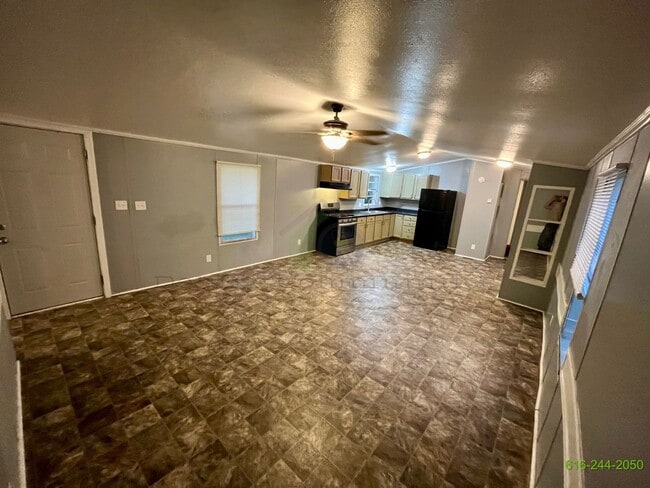 Building Photo - 3 Bedroom Mobile Home! Available NOW! Middleburry!