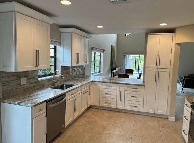 Building Photo - 2579 La Lique Cir