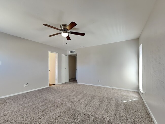 Building Photo - Wonderful 4/2 in Mesquite!!