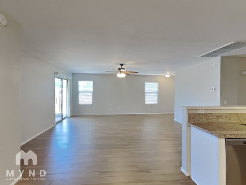 Building Photo - 43722 Bedford Dr