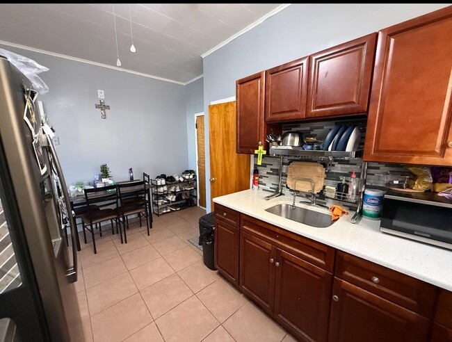 Building Photo - 82 W 27th St