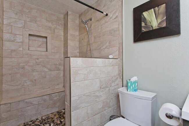 Building Photo - Partially furnished Kailua Home 3bed/2bath...