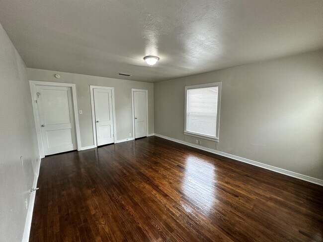 Building Photo - 1409 Wolfe City Dr