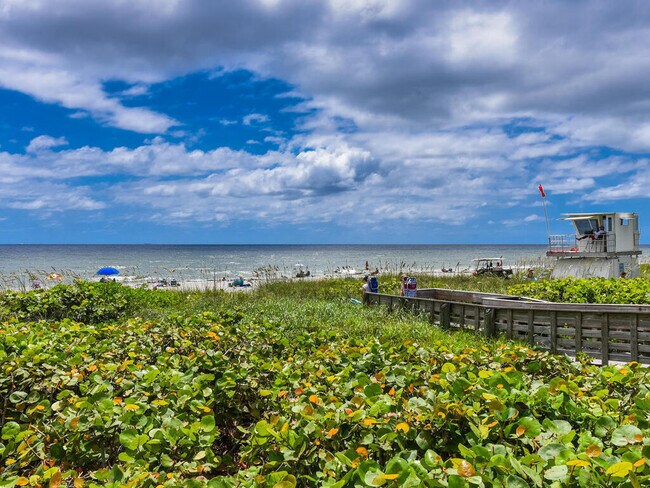 Building Photo - 7914 SE Villa Cir