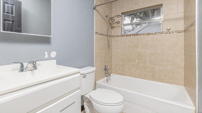 Building Photo - 420 S Caroline St