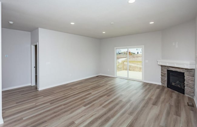 Building Photo - TONS OF LIVING SPACE!! 3 Bedrooms and 3 Bathrooms in Carlisle!