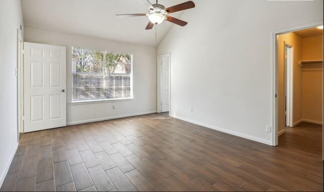 Building Photo - 9423 Rippling Fields Dr