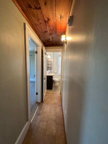 Building Photo - 7 Bell Ave