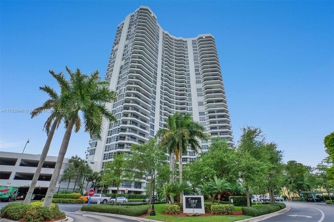 Building Photo - 3530 Mystic Pointe Dr