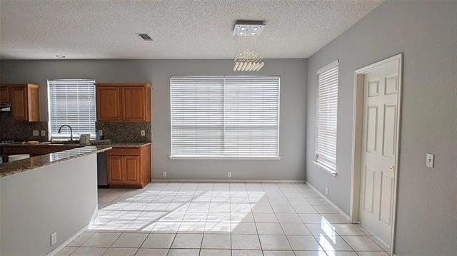Building Photo - 8501 Mesa Verde Dr