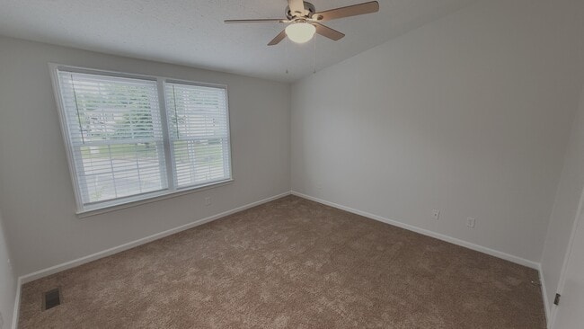 Building Photo - 301 Hickory Pl