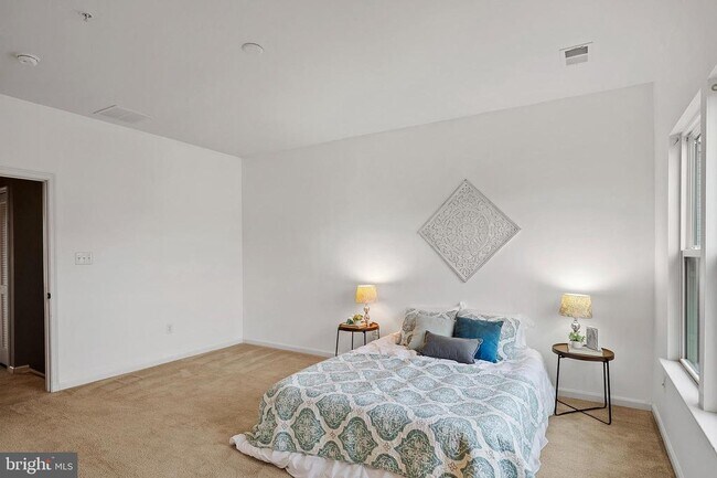 Building Photo - 708 Apple Orchard Dr