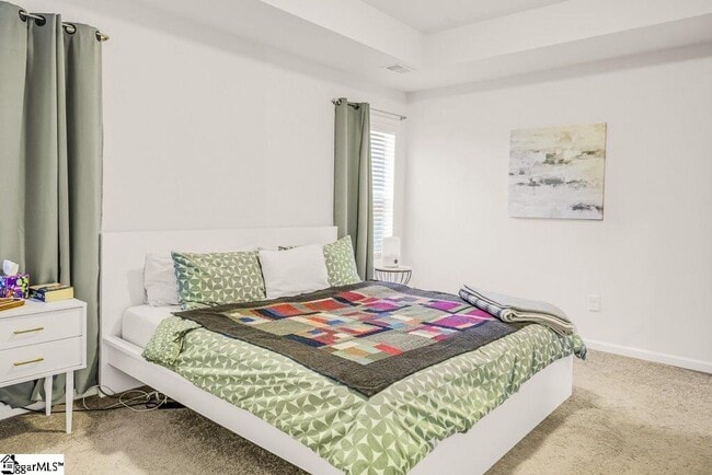 Building Photo - 329 Hartland Pl