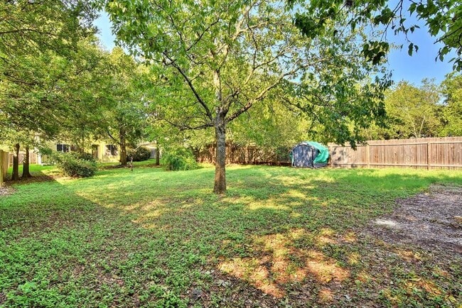 Building Photo - 7168 Ridge Oak Rd