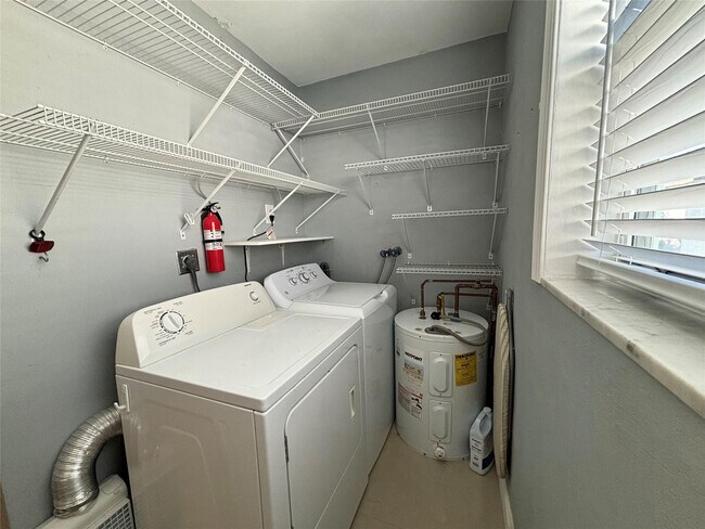 Building Photo - 3811 NE 18th Ave