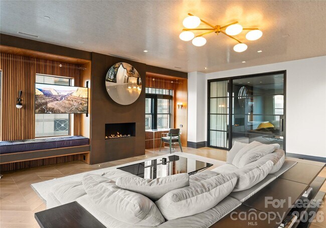 Building Photo - 229 N Church St