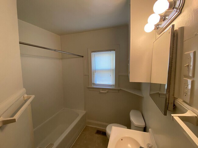 Building Photo - Adorable 1 Bedroom Duplex in Old West Durham - Walk to 9th St!