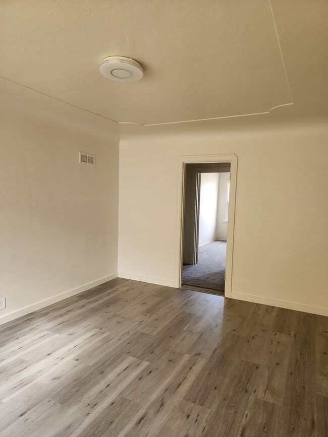 Building Photo - Country Home Between Empire and Waterford-  3 Bedroom 1 Bathroom With Central Heat And Air