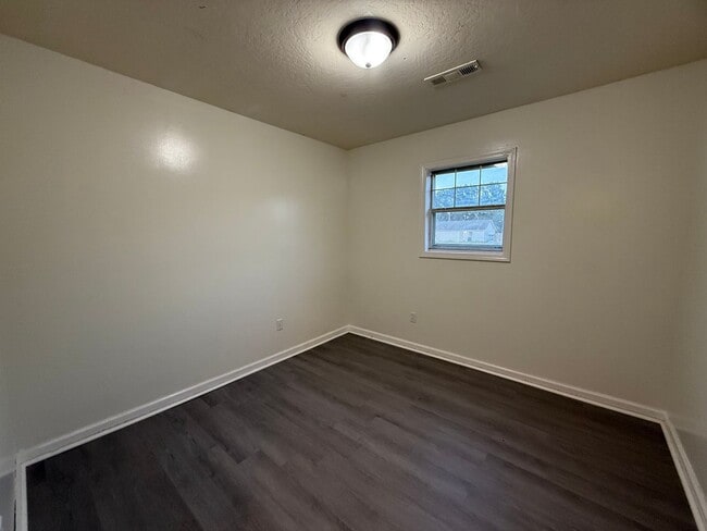 Building Photo - 3 Bedroom/1 Bathroom Home in Paragould AR ...