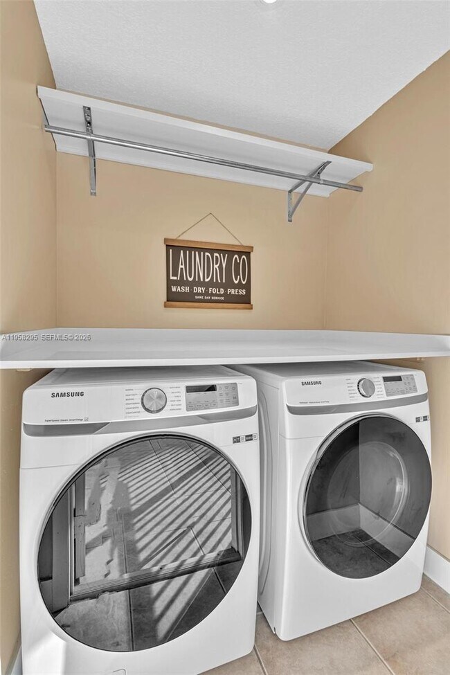 Building Photo - 9487 W McNab Rd