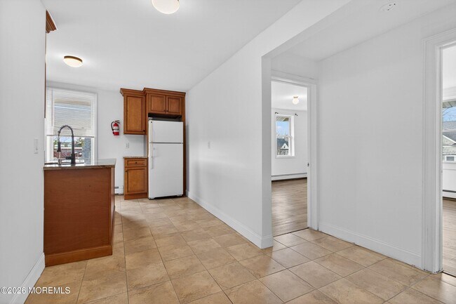 Building Photo - 472 Broadway