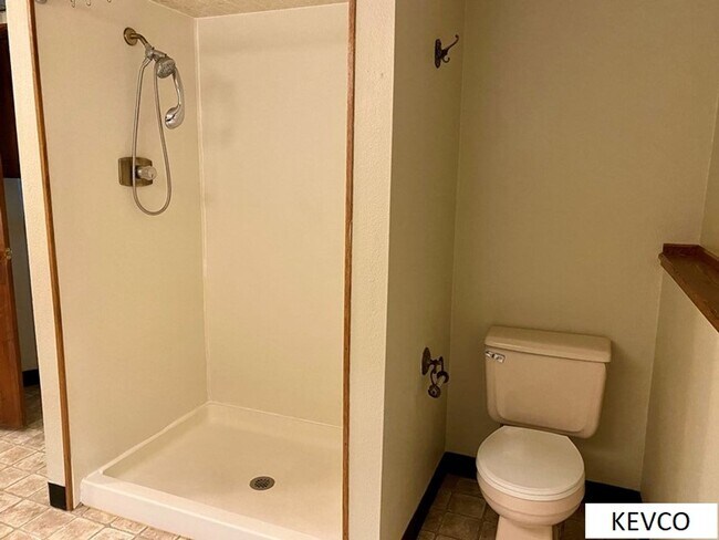 Building Photo - Charming House with Open Floor Plan