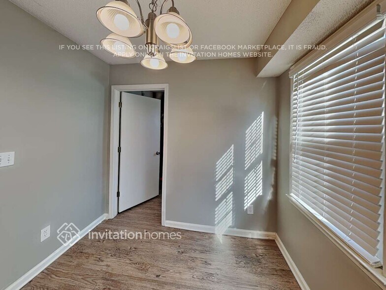 Building Photo - 4145 Fox Chase Dr