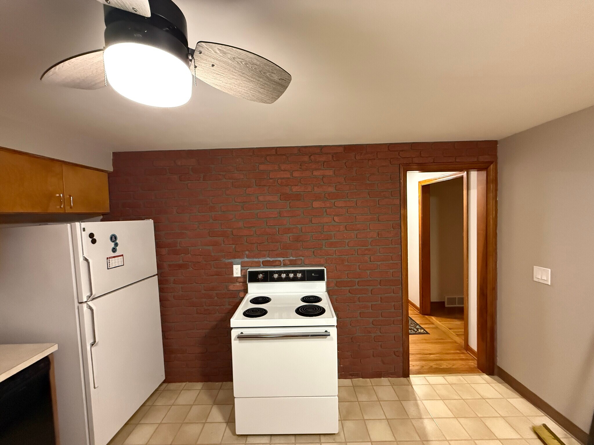 Kitchen - 729 Ruie Rd