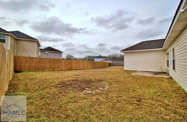 Building Photo - 147 Rimes Ave SE