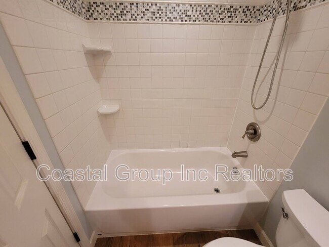 Building Photo - 402 Duck Hunter Ct