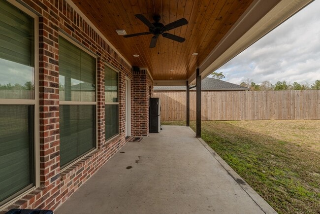 Building Photo - 112 Pindo Palm Dr