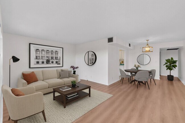 Building Photo - 1901 Bermuda Cir