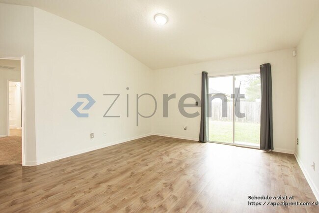 Building Photo - 15307 Bareback Dr