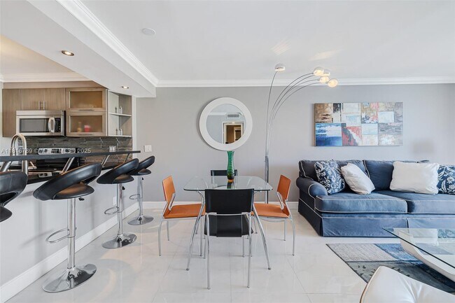 Building Photo - 5838 Collins Ave