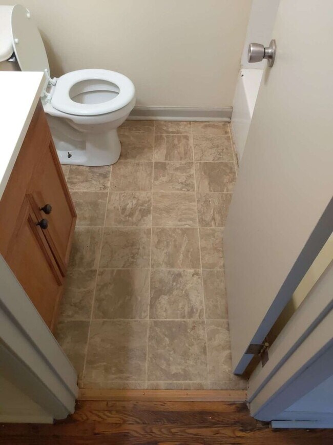 Building Photo - 2 Bed, 1 Bath Ready for Rent!