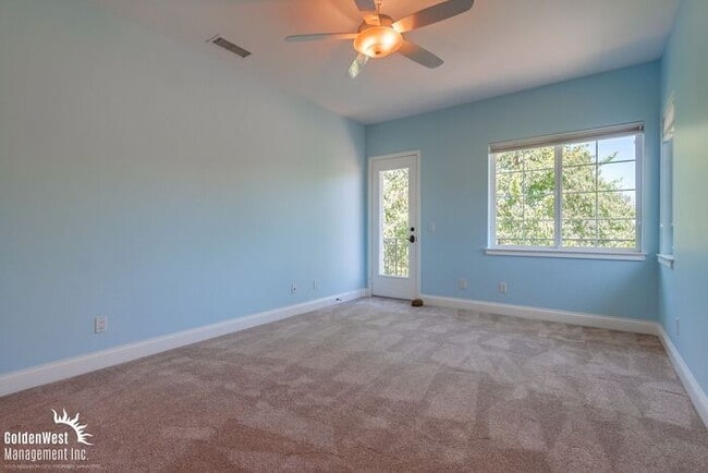Building Photo - Luxury 4Bdm 4.5Ba Dream Home w/Wine Cellar...