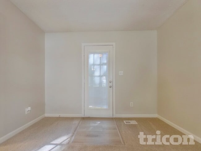 Building Photo - 158 Sweetwater Cir