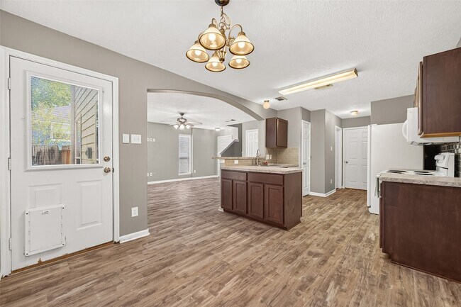Building Photo - 5437 N Buffalo Cir