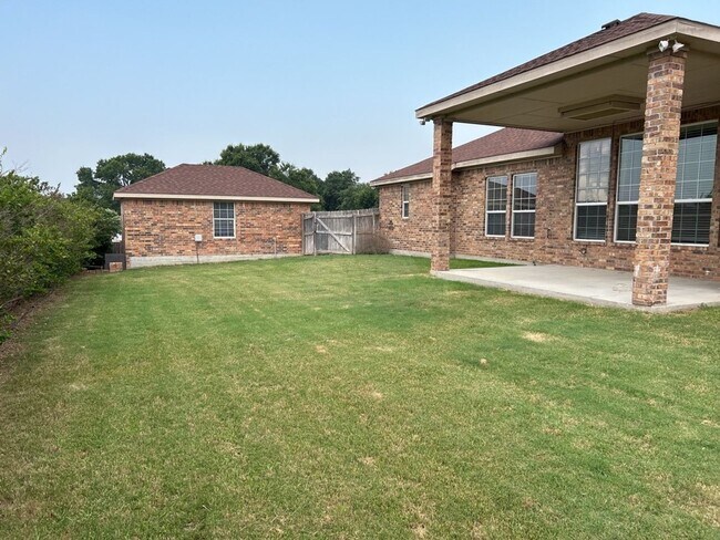 Building Photo - 6008 Bedrock Dr