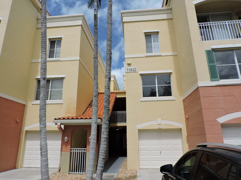 Building Photo - 11032 Legacy Dr