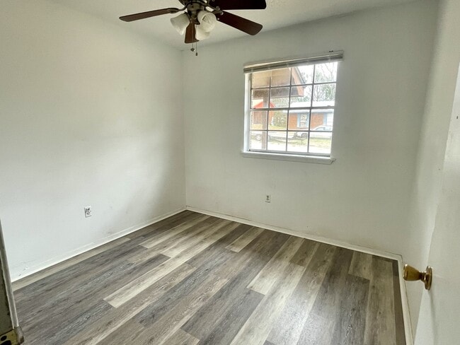 Building Photo - 2968 Oak St