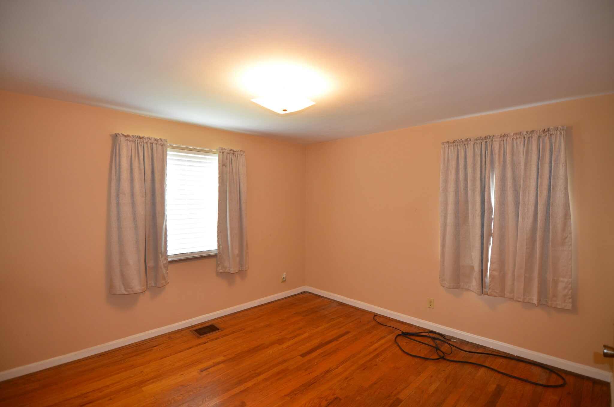Building Photo - 4625 Orchard Ln