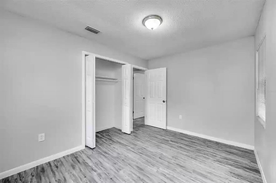 Building Photo - 3204 E Lambright St