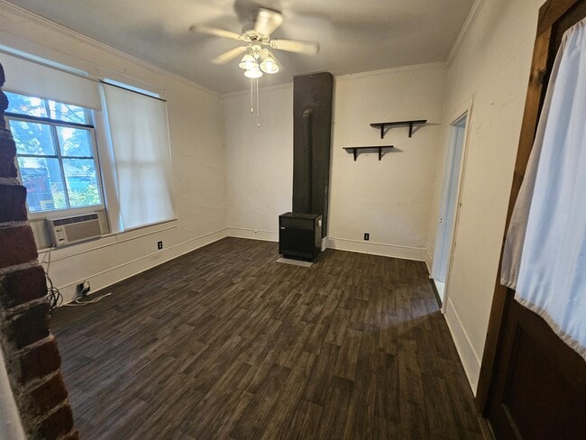 Building Photo - 728 Rhode Island St